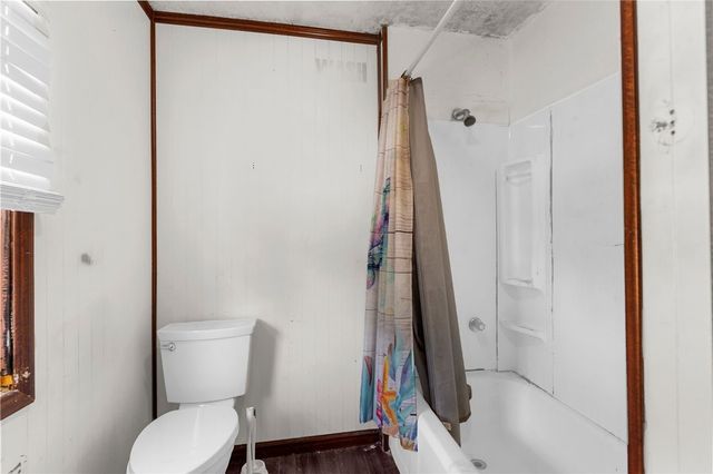 203 Baldwin Ave, Sharon, PA 16146