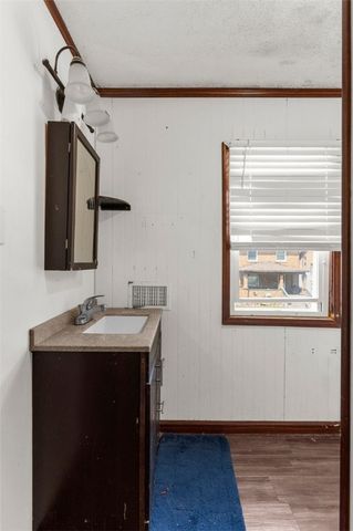 203 Baldwin Ave, Sharon, PA 16146