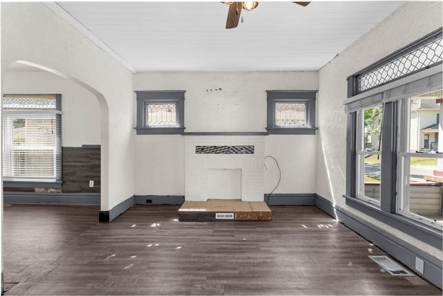 203 Baldwin Ave, Sharon, PA 16146