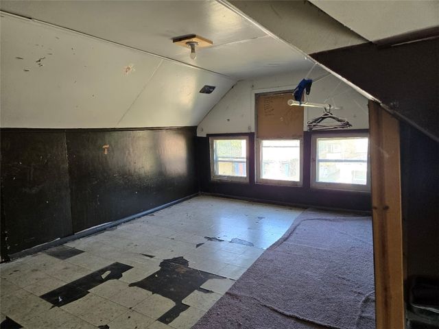 203 Baldwin Ave, Sharon, PA 16146