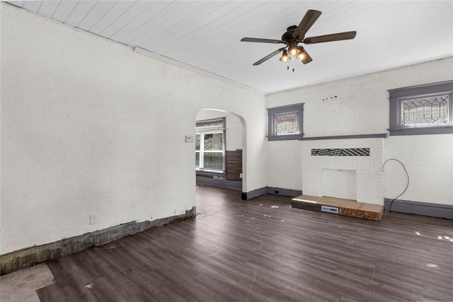 203 Baldwin Ave, Sharon, PA 16146