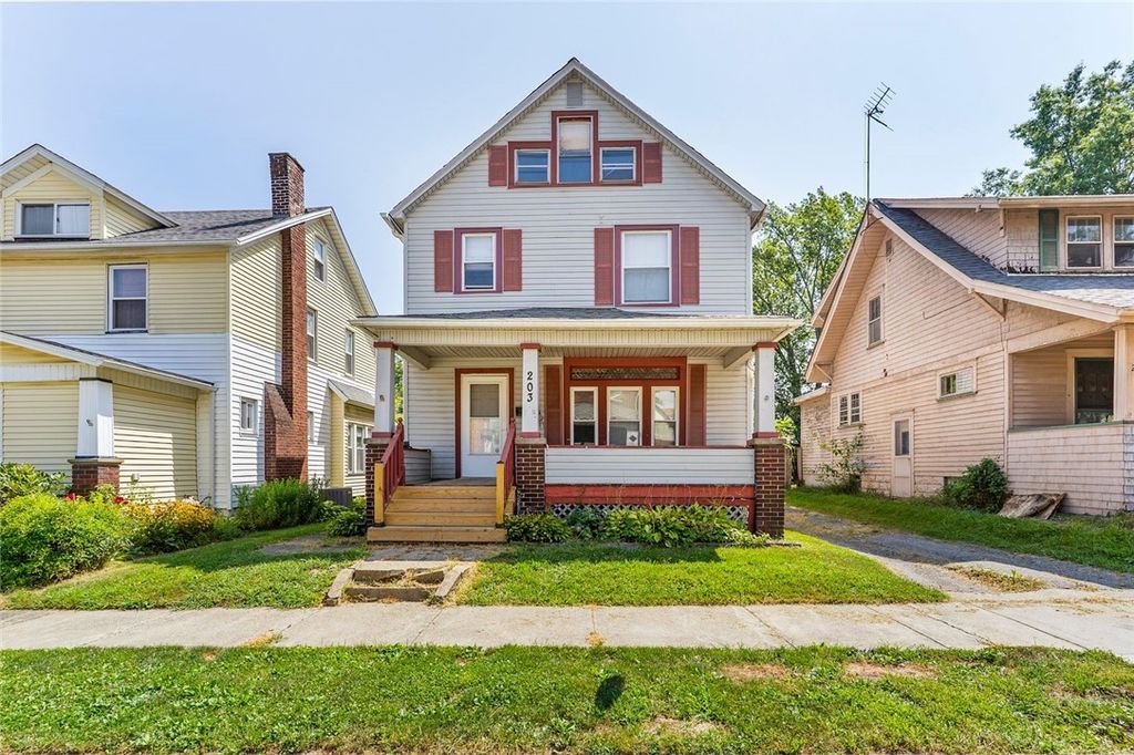 203 Baldwin Ave, Sharon, PA 16146