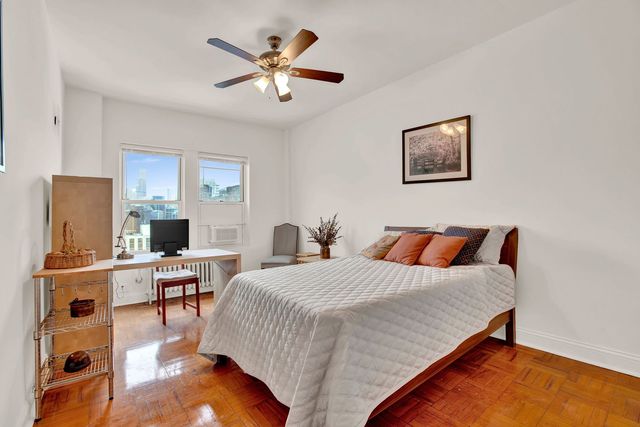 1100 N La Salle Drive 511, Chicago, IL 60610