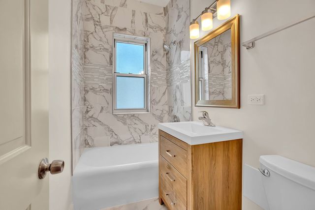 1100 N La Salle Drive 511, Chicago, IL 60610