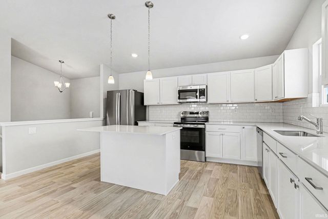 3024 Falling Oak Drive, Mishawaka, IN 46544