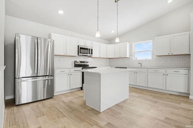 3024 Falling Oak Drive, Mishawaka, IN 46544