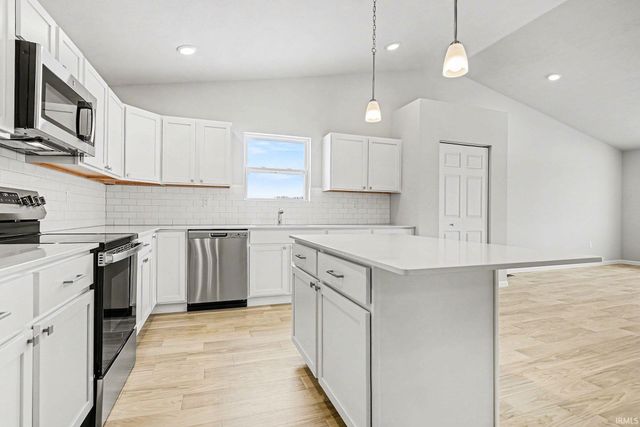 3024 Falling Oak Drive, Mishawaka, IN 46544