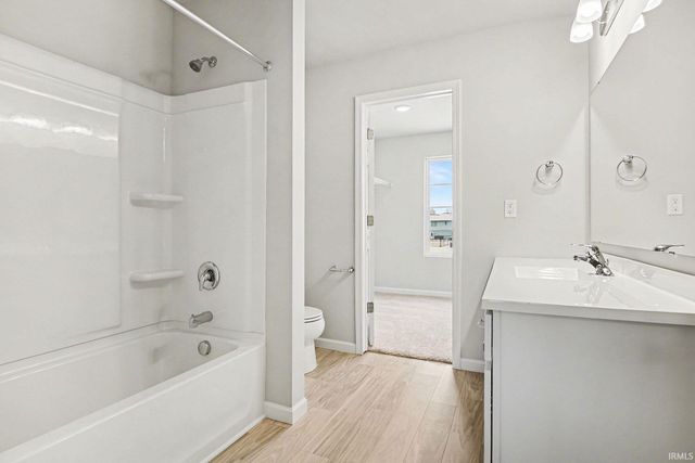 3024 Falling Oak Drive, Mishawaka, IN 46544