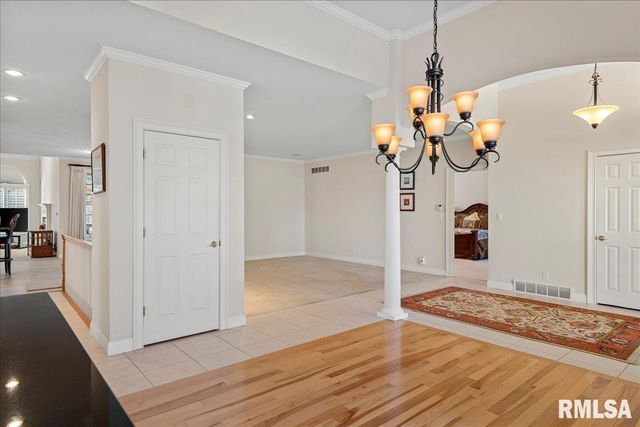 6209 MACKENZIE Place, Springfield, IL 62711