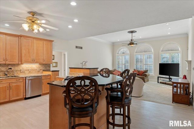 6209 MACKENZIE Place, Springfield, IL 62711