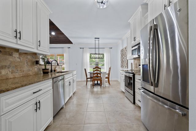 588 Rock Creek Rd, Hot Springs, AR 71913