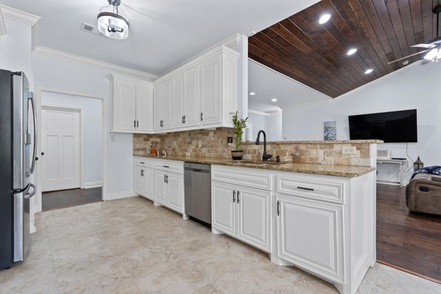 588 Rock Creek Rd, Hot Springs, AR 71913