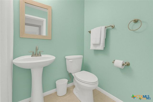 1069 Trail Pass Drive, Canyon Lake, TX 78133