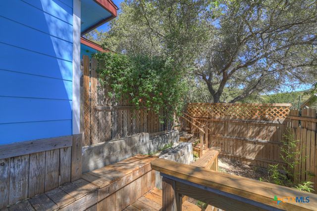 1069 Trail Pass Drive, Canyon Lake, TX 78133