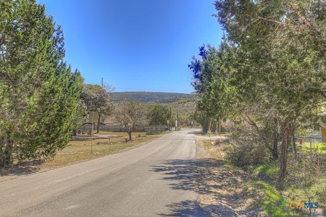 1069 Trail Pass Drive, Canyon Lake, TX 78133