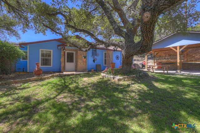 1069 Trail Pass Drive, Canyon Lake, TX 78133