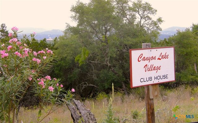 1069 Trail Pass Drive, Canyon Lake, TX 78133