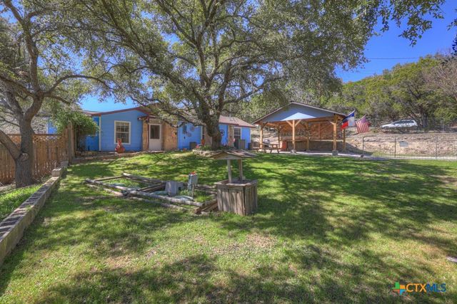 1069 Trail Pass Drive, Canyon Lake, TX 78133
