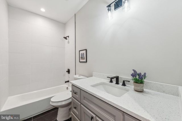 1955 FAIRLAWN AVE SE, Washington, DC 20020