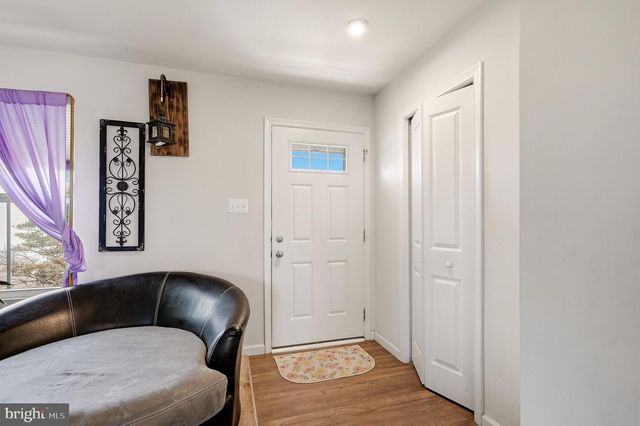 348 CHANDLERS GLEN DR, Bunker Hill, WV 25413