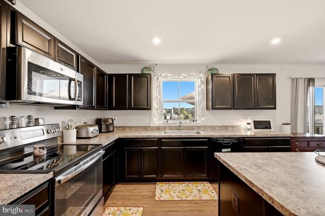 348 CHANDLERS GLEN DR, Bunker Hill, WV 25413