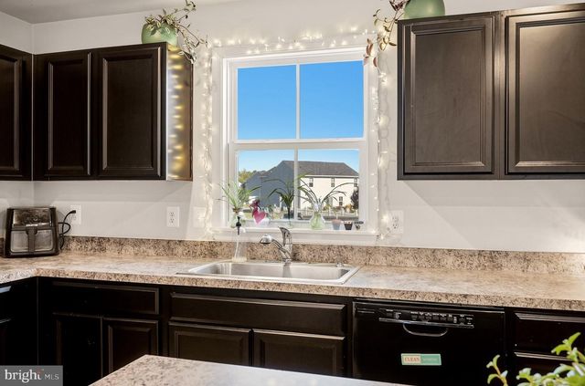348 CHANDLERS GLEN DR, Bunker Hill, WV 25413