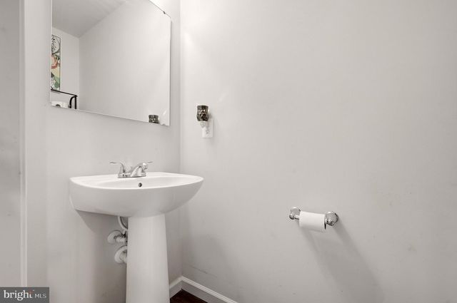 348 CHANDLERS GLEN DR, Bunker Hill, WV 25413