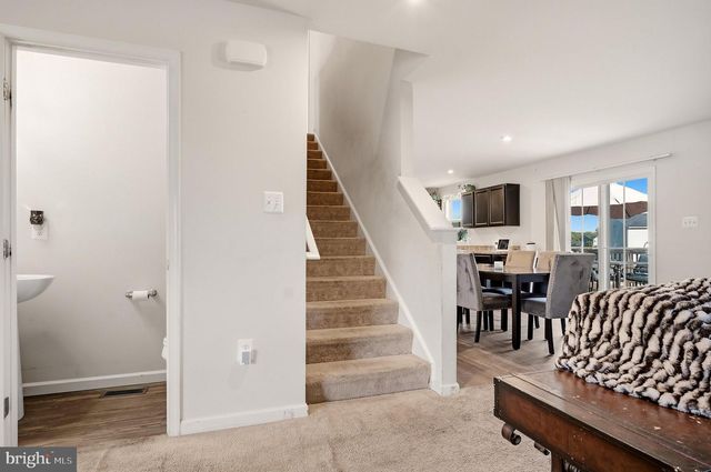 348 CHANDLERS GLEN DR, Bunker Hill, WV 25413