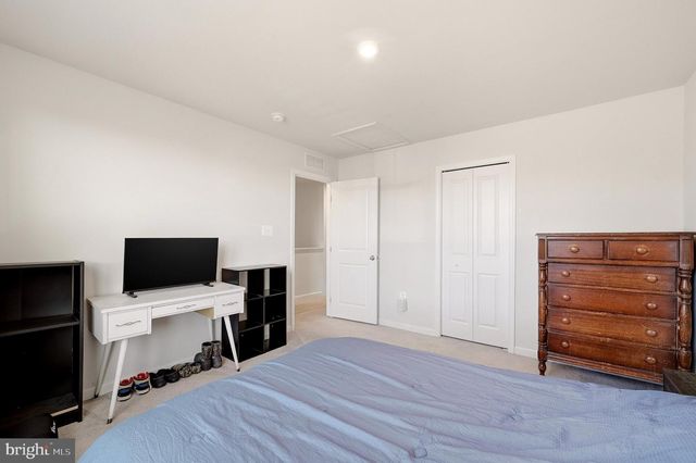 348 CHANDLERS GLEN DR, Bunker Hill, WV 25413