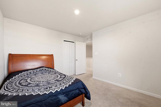 348 CHANDLERS GLEN DR, Bunker Hill, WV 25413