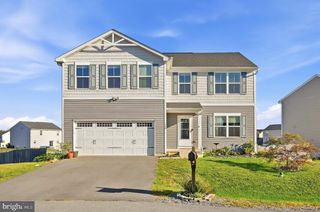 348 CHANDLERS GLEN DR, Bunker Hill, WV 25413