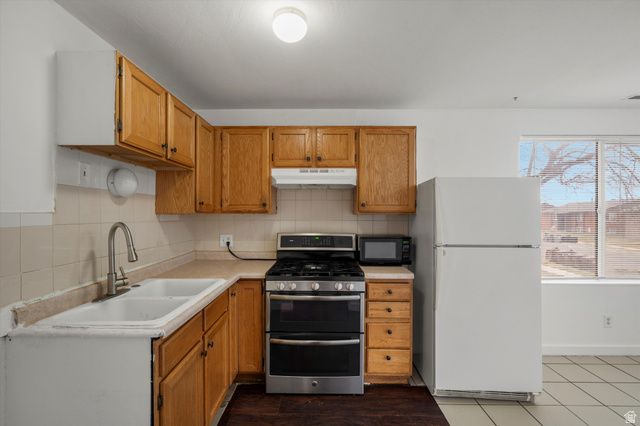 2519 S PARKCREST DR, West Valley City, UT 84119