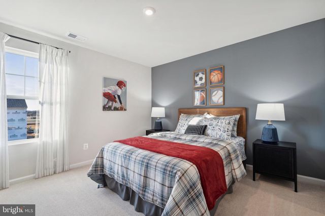 232 ANGUS RD, Charles Town, WV 25414