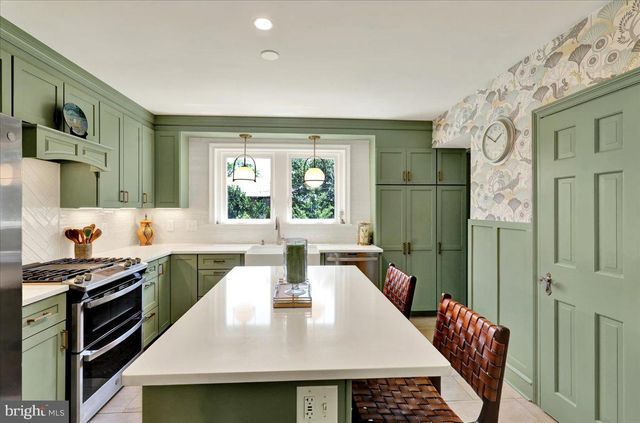 830 GRANDVIEW BLVD, Lancaster, PA 17601
