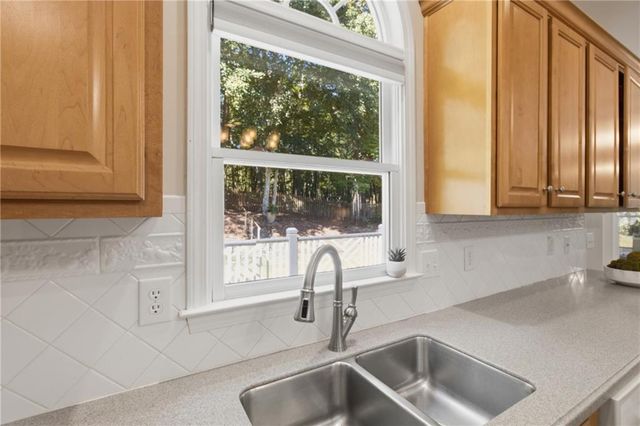 6034 Addington Drive NW, Acworth, GA 30101