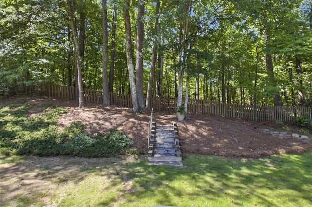 6034 Addington Drive NW, Acworth, GA 30101