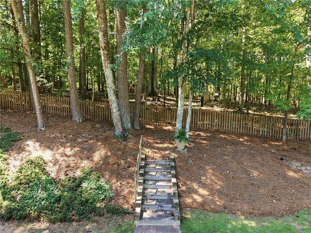 6034 Addington Drive NW, Acworth, GA 30101