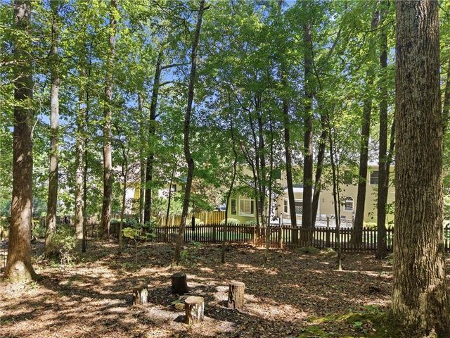 6034 Addington Drive NW, Acworth, GA 30101