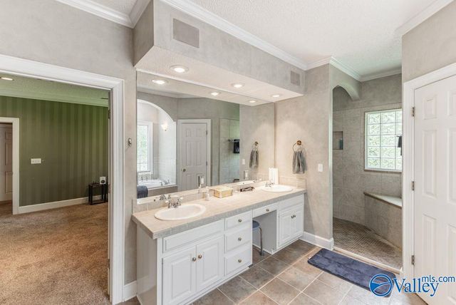 1104 Beverly Street NE, Hartselle, AL 35640