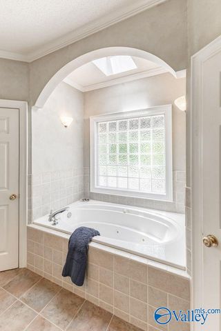 1104 Beverly Street NE, Hartselle, AL 35640