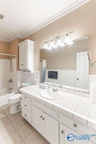 1104 Beverly Street NE, Hartselle, AL 35640