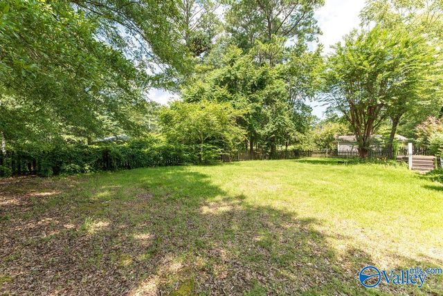 1104 Beverly Street NE, Hartselle, AL 35640