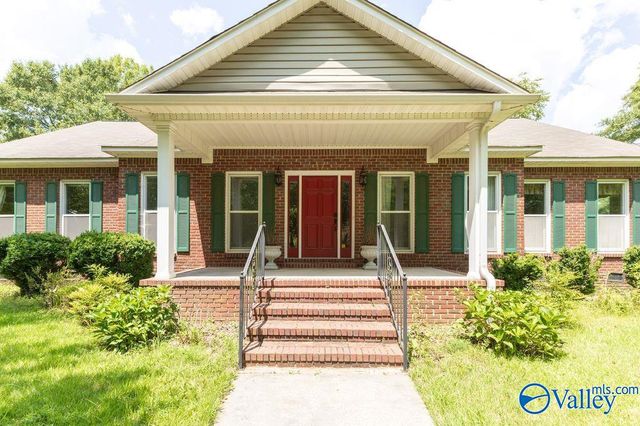 1104 Beverly Street NE, Hartselle, AL 35640