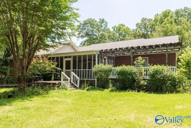 1104 Beverly Street NE, Hartselle, AL 35640