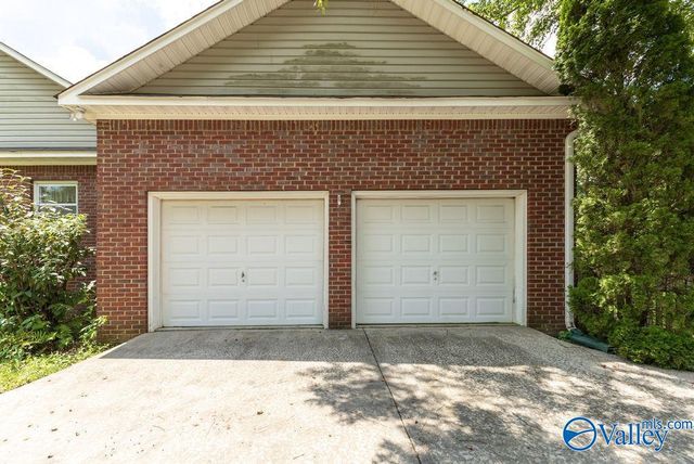 1104 Beverly Street NE, Hartselle, AL 35640