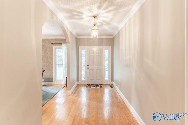 1104 Beverly Street NE, Hartselle, AL 35640