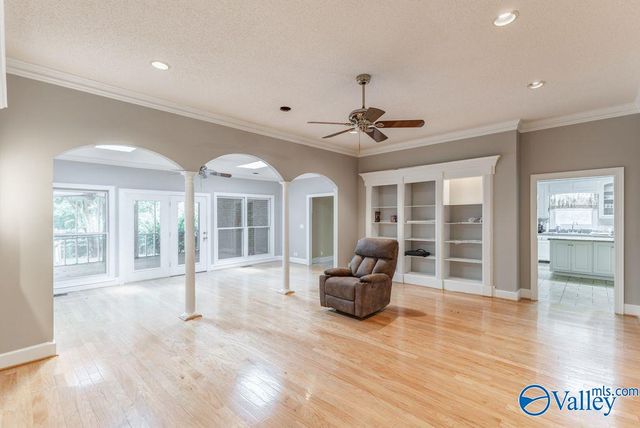 1104 Beverly Street NE, Hartselle, AL 35640