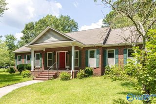 1104 Beverly Street NE, Hartselle, AL 35640