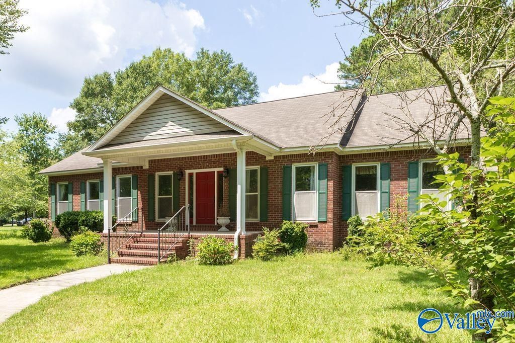 1104 Beverly Street NE, Hartselle, AL 35640