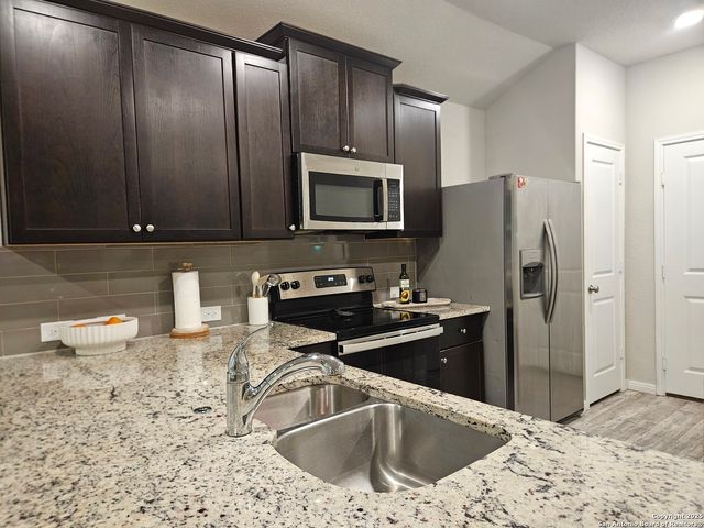 8235 Glasgow, San Antonio, TX 78223